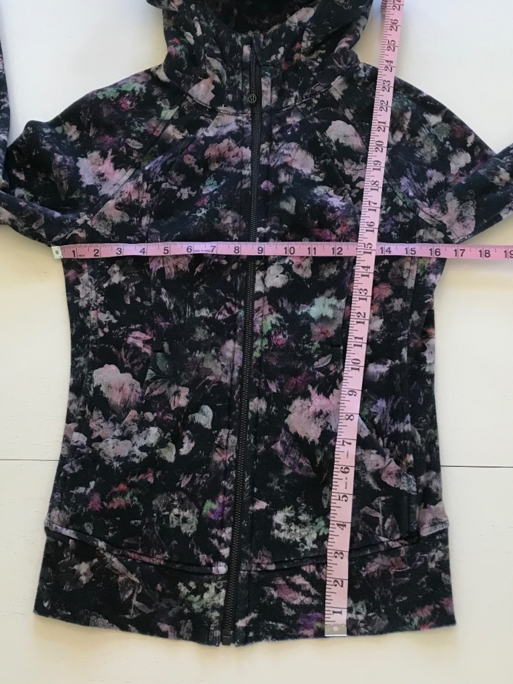 LULULEMON BLACK FLORAL GRUNGE LONG ZIP UP SCUBA HOODIE - Picture 6 of 12